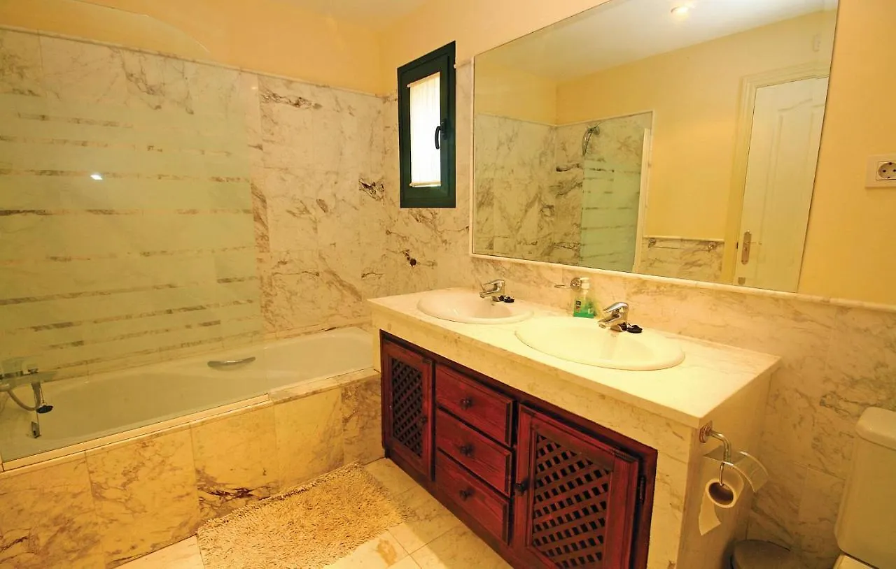 Beautiful Apartment In Estepona With 3 Bedrooms, Outdoor Swimming Pool And Swimming Pool