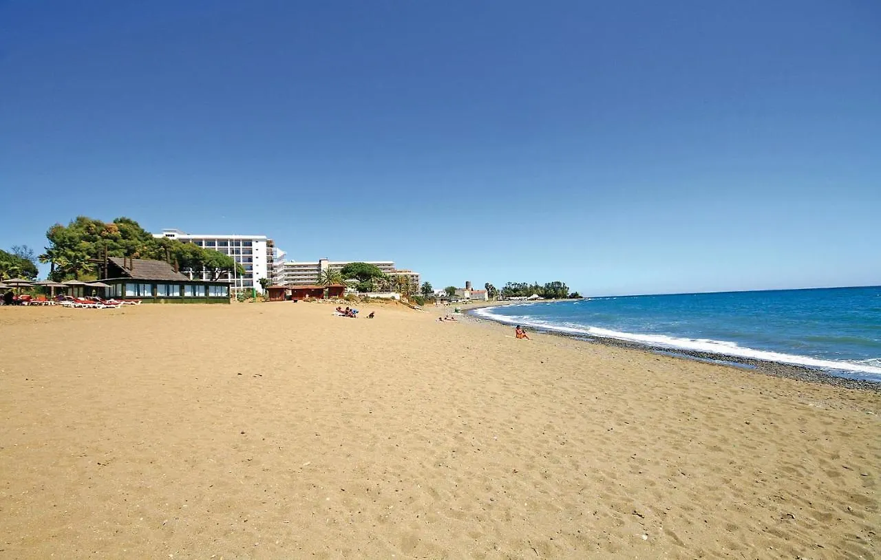 Beautiful Apartment In Estepona With 3 Bedrooms, Outdoor Swimming Pool And Swimming Pool
